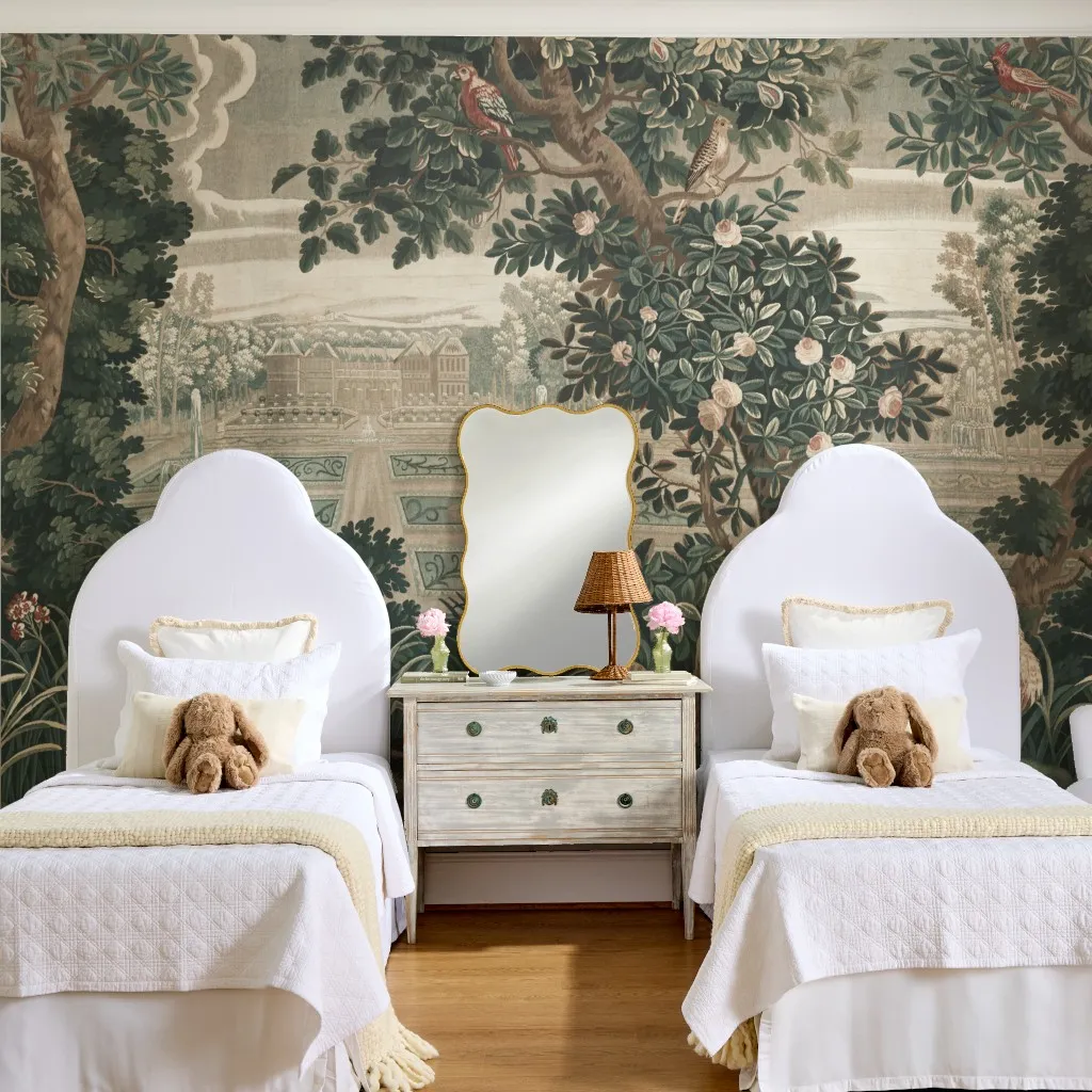 Elegant Garden Tapestry with Birds - Ivy & Linen
